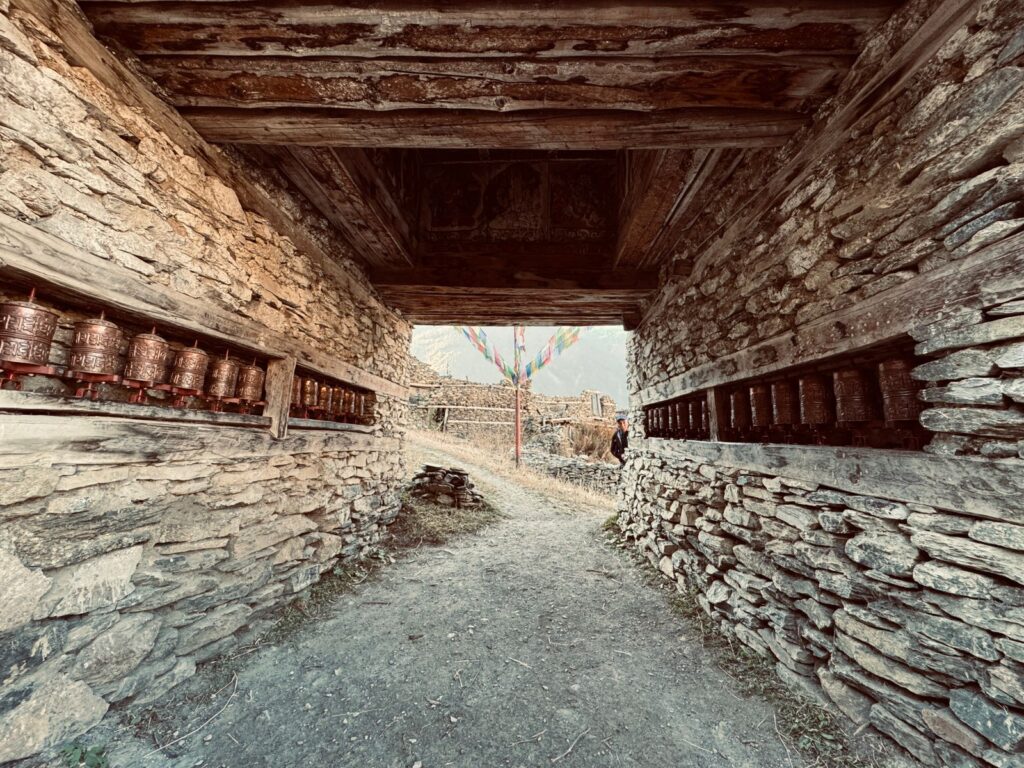 on the way to Thorongla pass